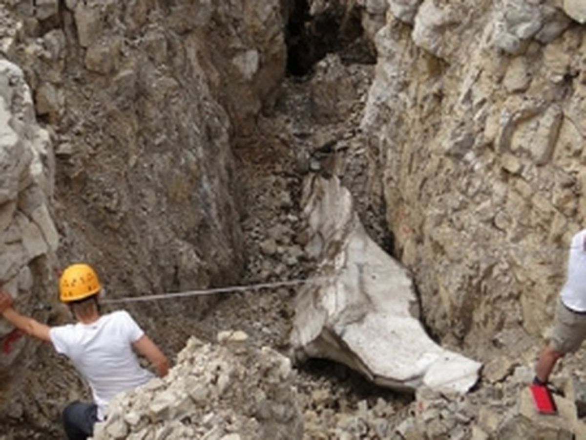 Geologen vermessen Gipfelspalte | Michael Krautblatter, TU München, 2015
